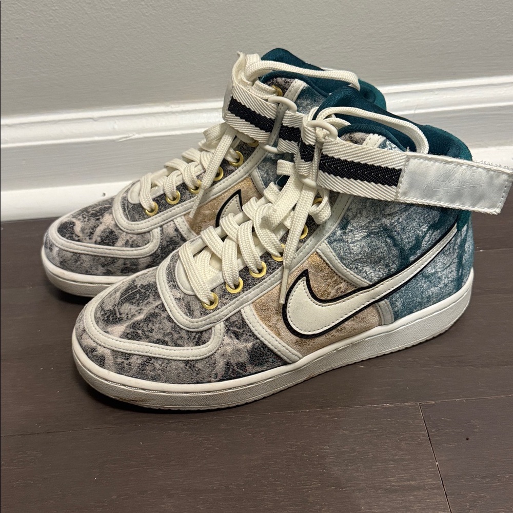 Nike High Top
Limited Edition